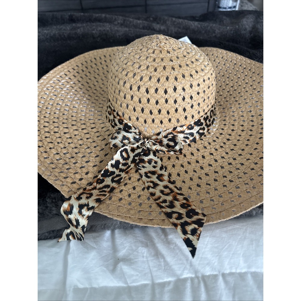 Women's Tan Sun Hat With‎ Leopard Print Ribbon NWT